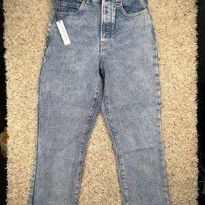 Betro Simone Jeans Size 25 NWT Women’s Pants Light Wash Slightly Tapered Denim